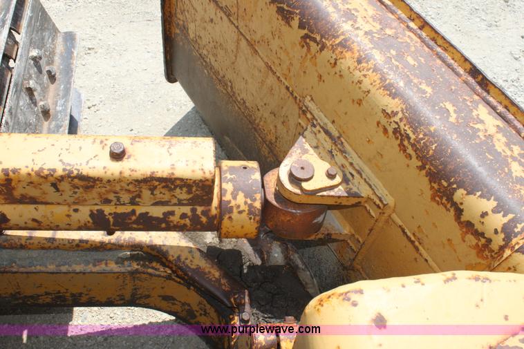 image for item D5242 1978 Caterpillar D3 dozer