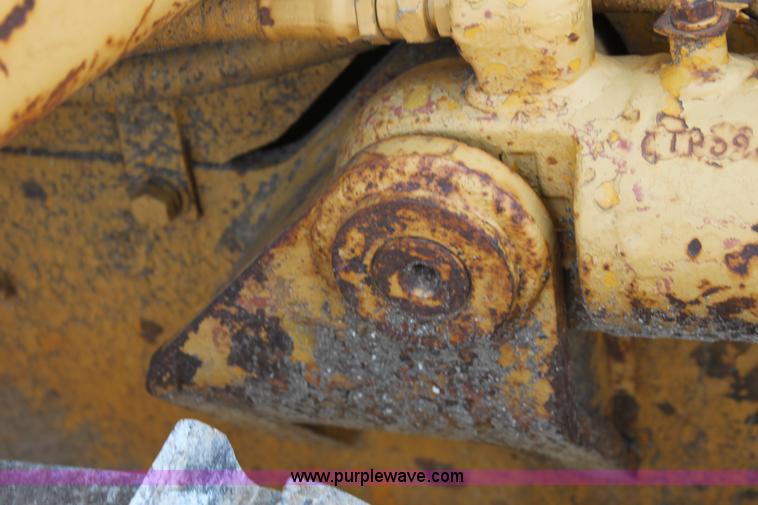 image for item D5242 1978 Caterpillar D3 dozer