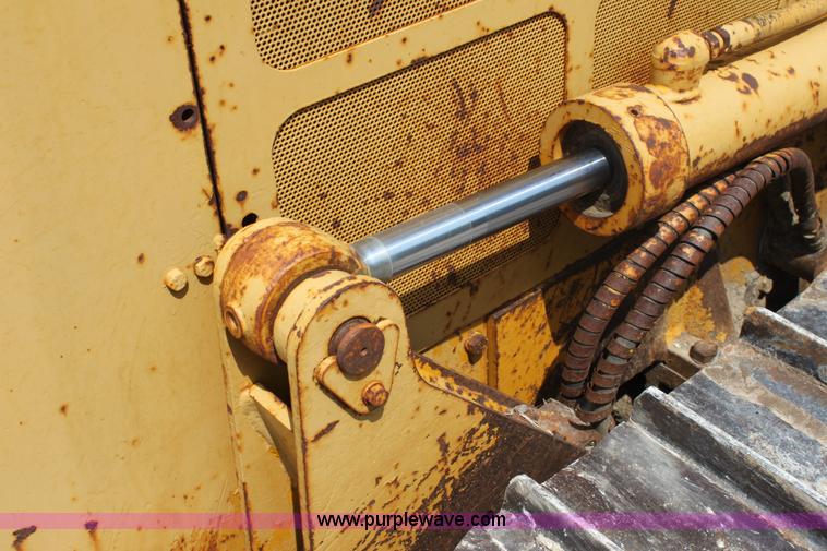 image for item D5242 1978 Caterpillar D3 dozer