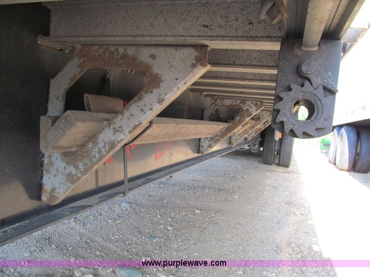 image for item D6509 2005 Fontaine drop deck trailer