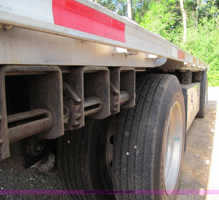 image for item D6509 2005 Fontaine drop deck trailer