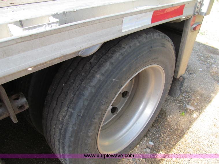 image for item D6509 2005 Fontaine drop deck trailer