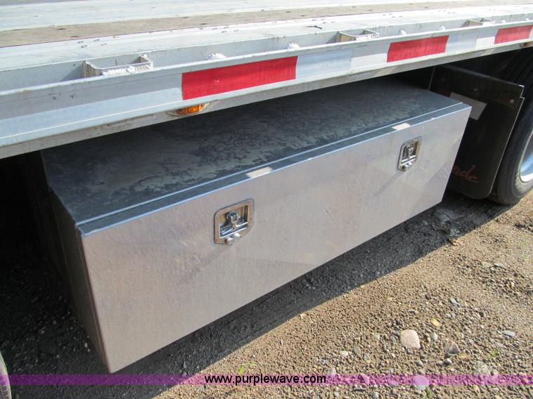 image for item D6509 2005 Fontaine drop deck trailer