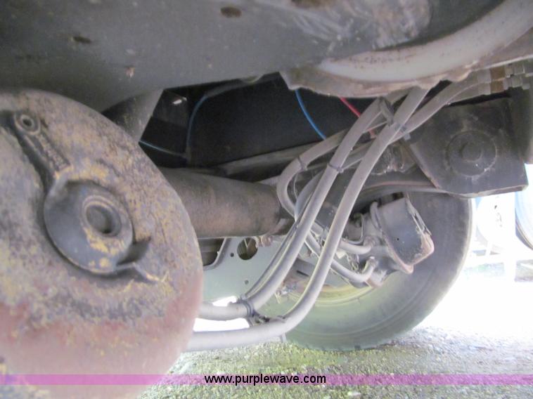 image for item D6509 2005 Fontaine drop deck trailer