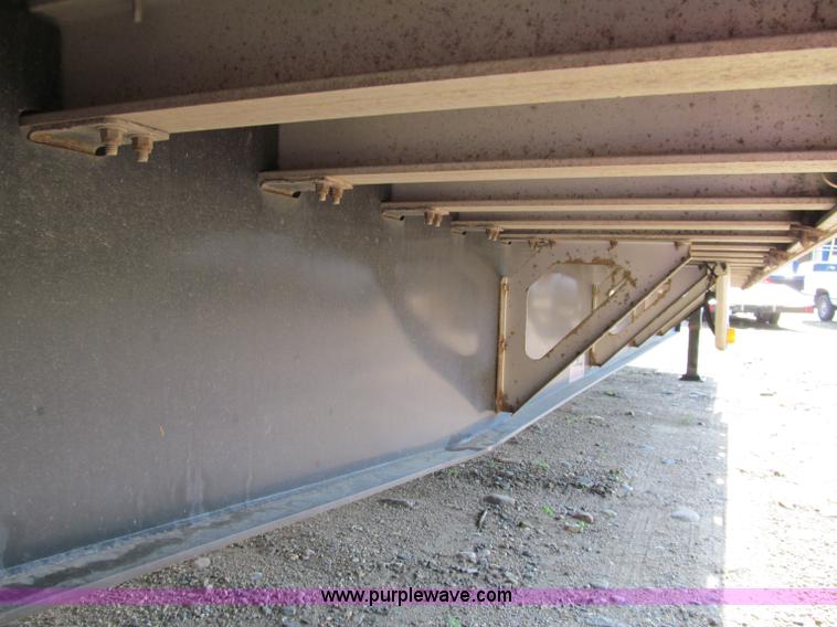 image for item D6509 2005 Fontaine drop deck trailer