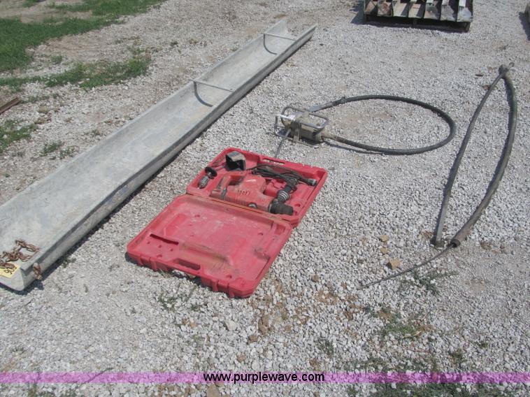 image for item G9495 Assortment of concrete tools