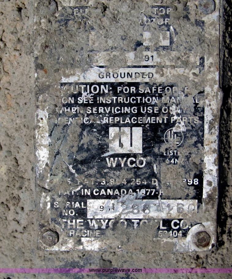 image for item G9495 Assortment of concrete tools