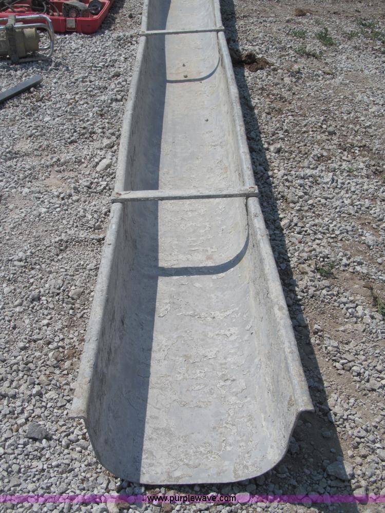 image for item G9495 Assortment of concrete tools