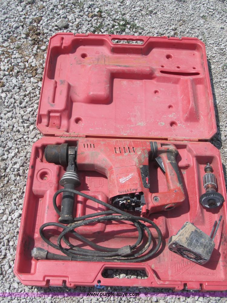 image for item G9495 Assortment of concrete tools