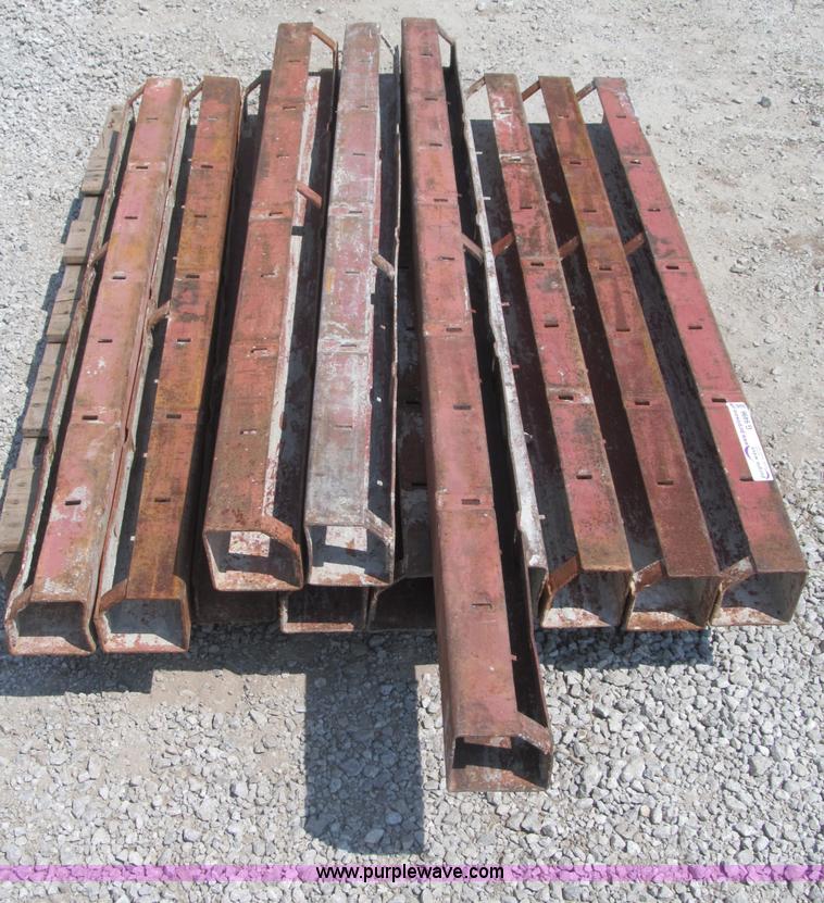 image for item G9496 4" inside corners for Symons concrete forms