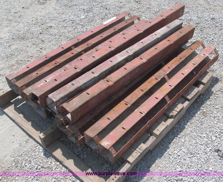 image for item G9496 4" inside corners for Symons concrete forms