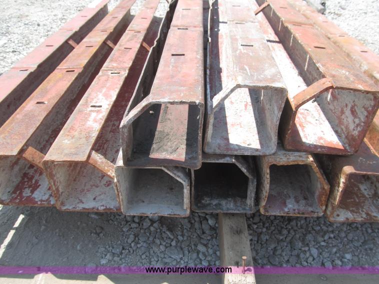 image for item G9496 4" inside corners for Symons concrete forms