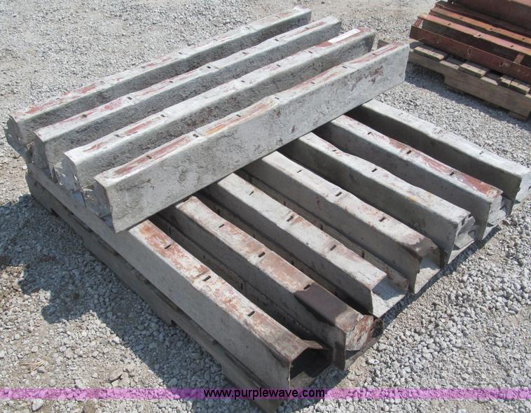 image for item G9497 6" inside corners for Symons concrete forms