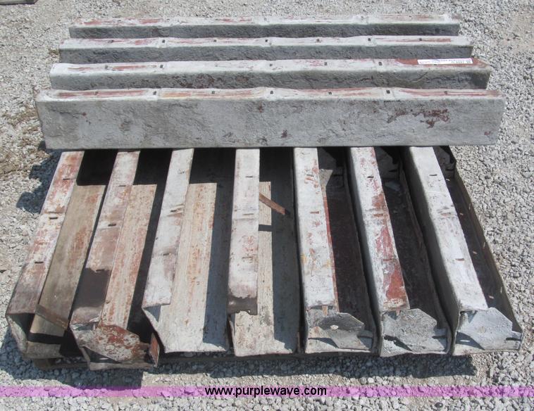 image for item G9497 6" inside corners for Symons concrete forms