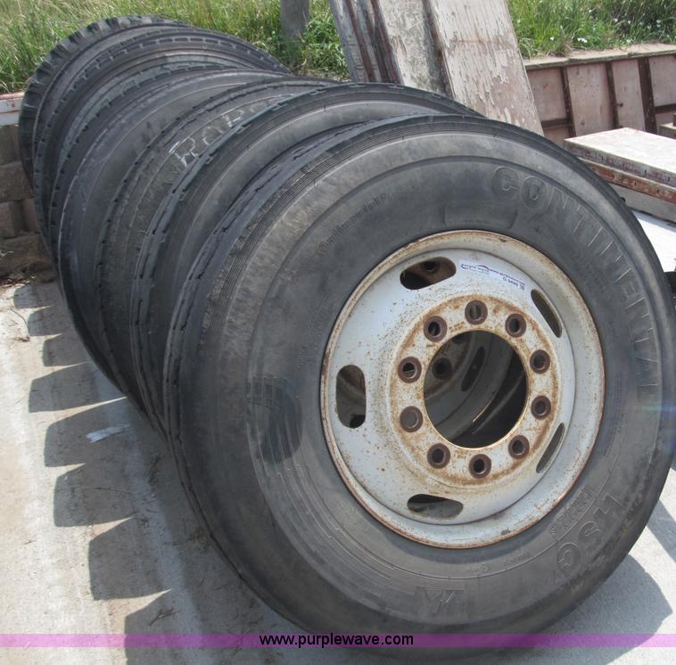 image for item G9499 (8) tires and rims