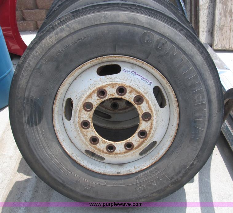 image for item G9499 (8) tires and rims