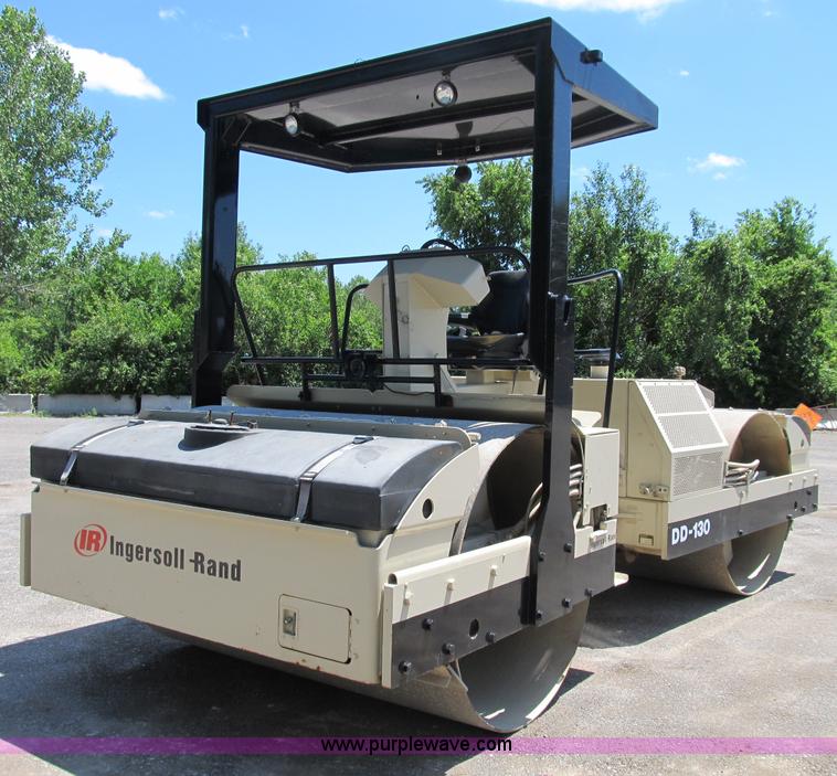 image for item K9277 2000 Ingersoll Rand DD130 articulating vibratory roller