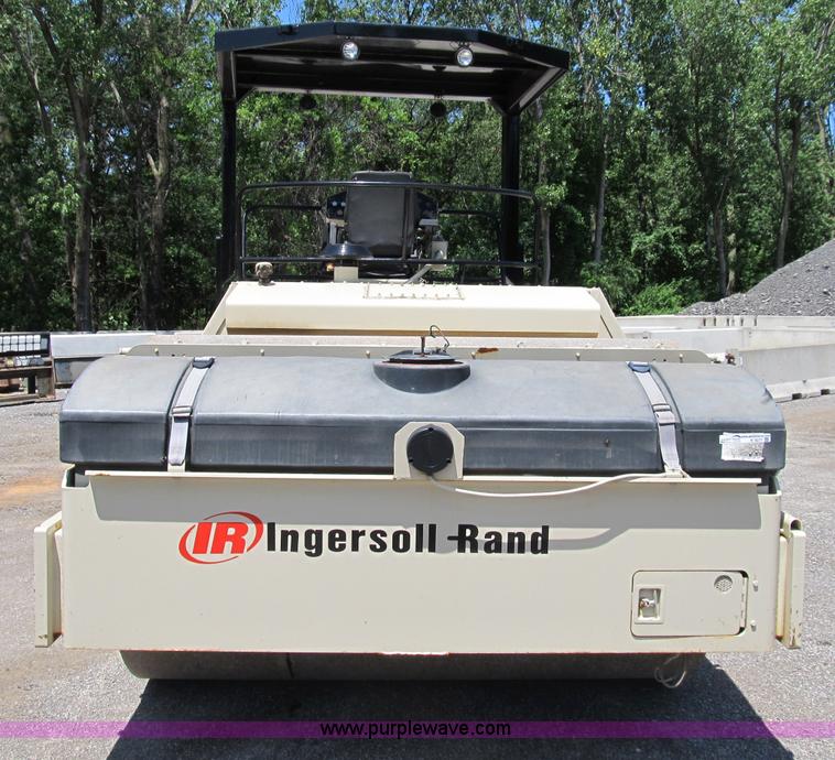 image for item K9277 2000 Ingersoll Rand DD130 articulating vibratory roller