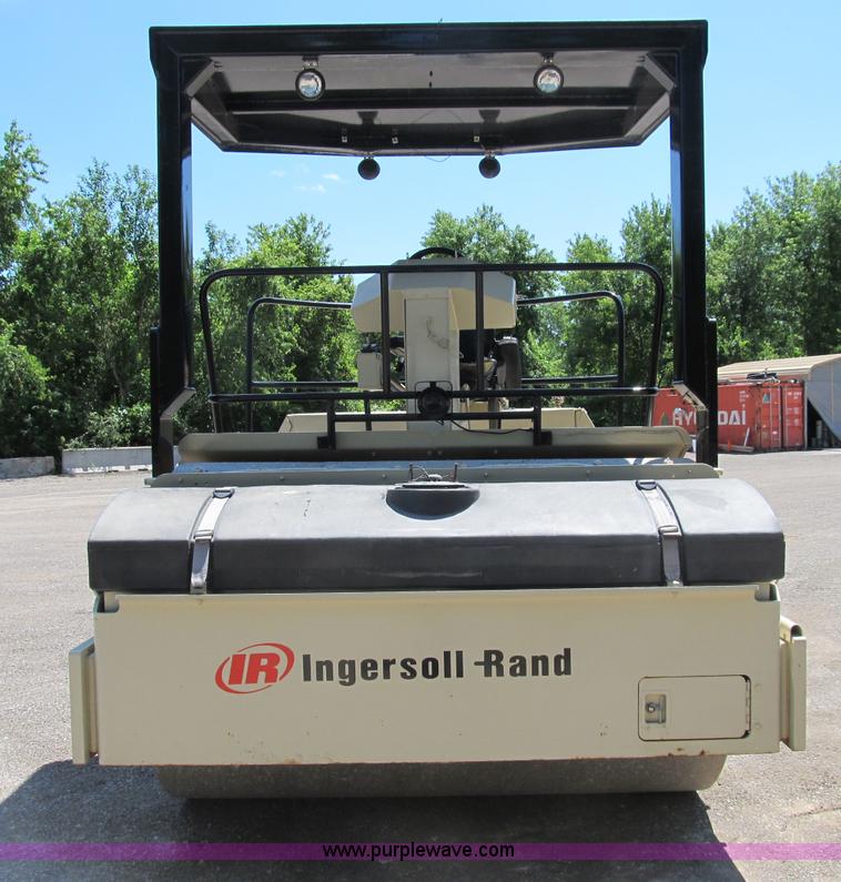 image for item K9277 2000 Ingersoll Rand DD130 articulating vibratory roller