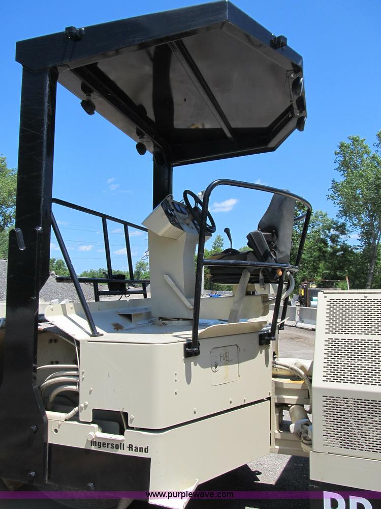 image for item K9277 2000 Ingersoll Rand DD130 articulating vibratory roller