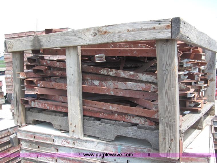 image for item K9503 Symons scaffolding brackets