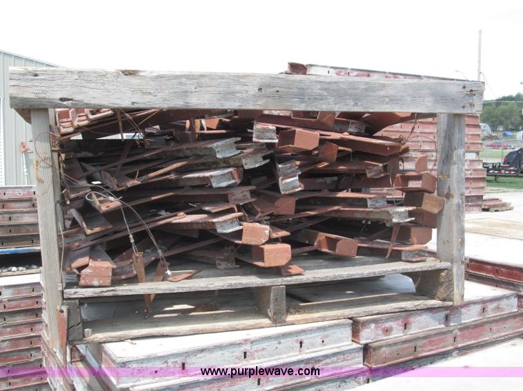 image for item K9503 Symons scaffolding brackets