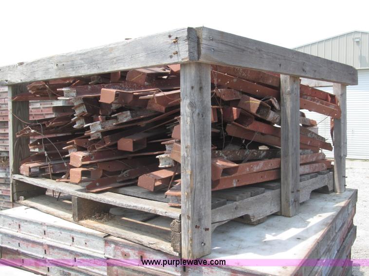 image for item K9503 Symons scaffolding brackets