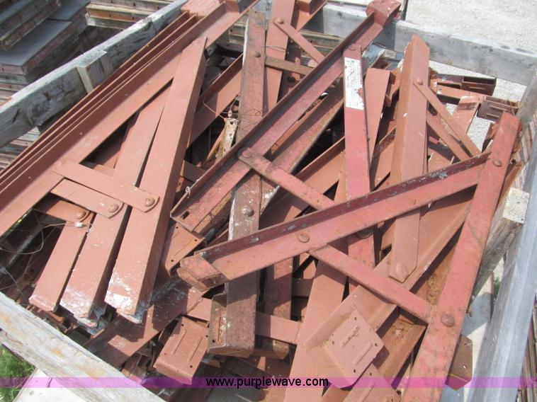 image for item K9503 Symons scaffolding brackets