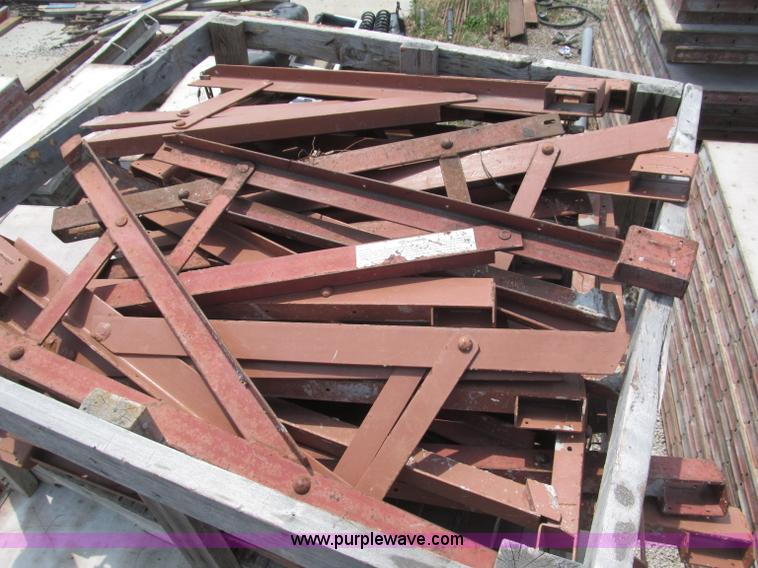 image for item K9503 Symons scaffolding brackets
