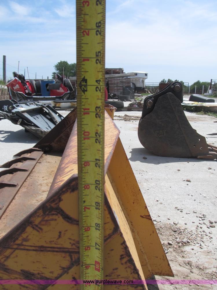 image for item K9505 72" skid steer bucket with bolt-on tooth bar