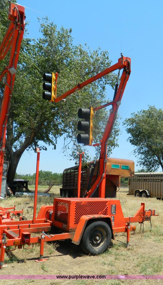 image for item T9986 (2) 1995 Addco PTS-2000 portable traffic signals