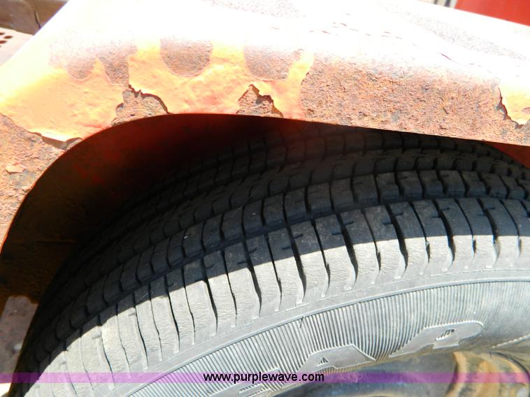 image for item T9986 (2) 1995 Addco PTS-2000 portable traffic signals