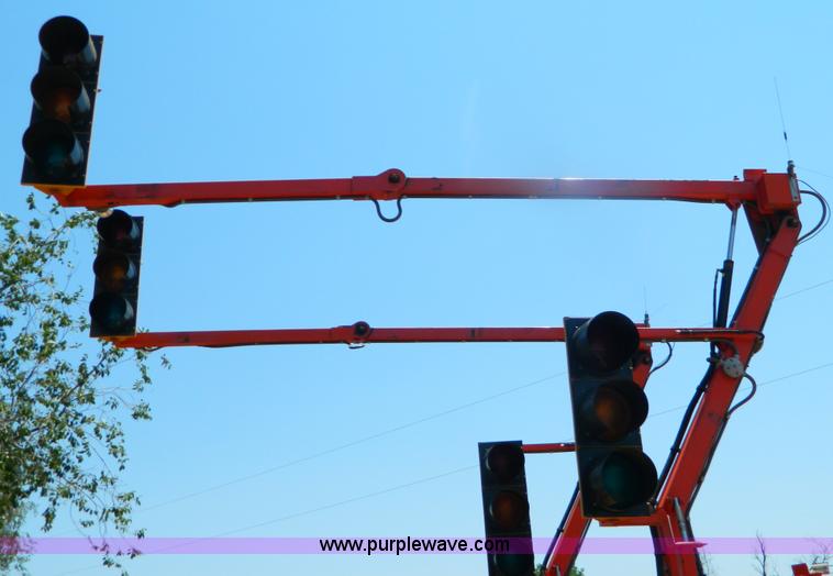 image for item T9986 (2) 1995 Addco PTS-2000 portable traffic signals