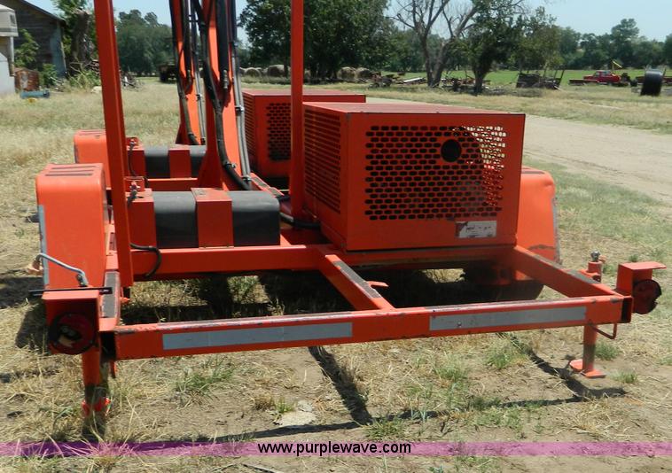 image for item T9986 (2) 1995 Addco PTS-2000 portable traffic signals