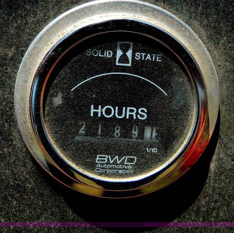 image for item T9986 (2) 1995 Addco PTS-2000 portable traffic signals