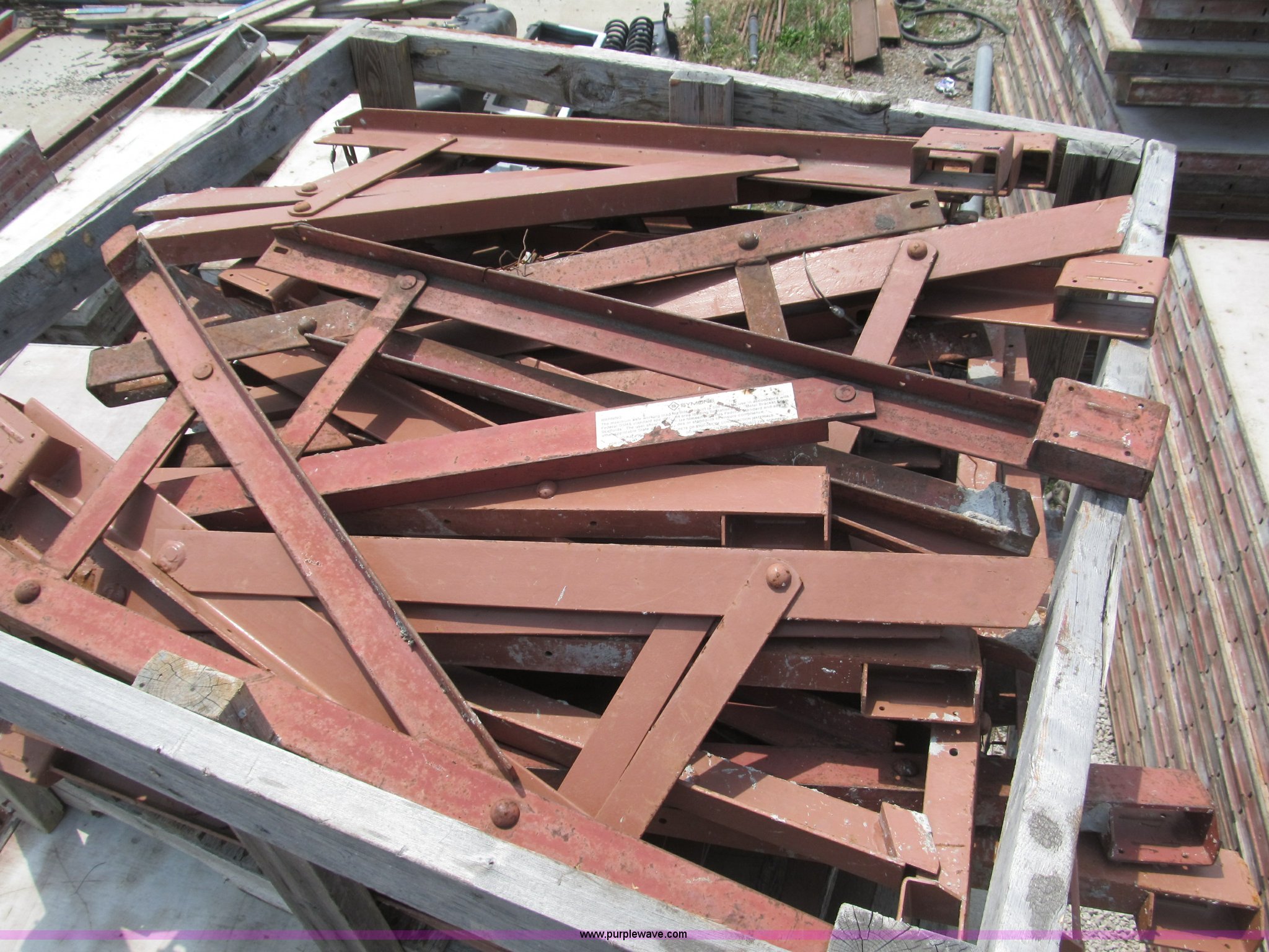 Symons scaffolding brackets in Falls City, NE Item K9503 sold Purple Wave