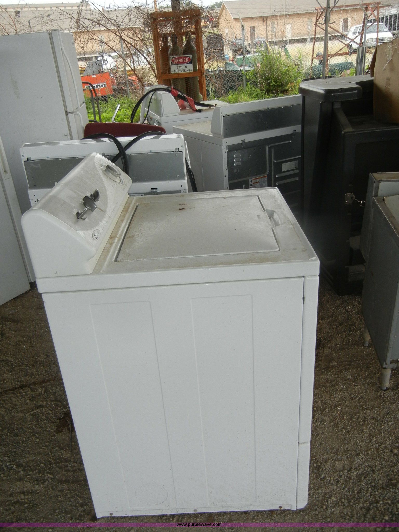 Washers and dryers in Fort Riley, KS Item M9559 sold Purple Wave