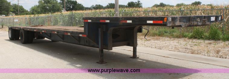 image for item B6820 1996 Fontaine drop deck trailer