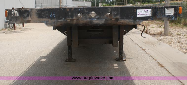 image for item B6820 1996 Fontaine drop deck trailer