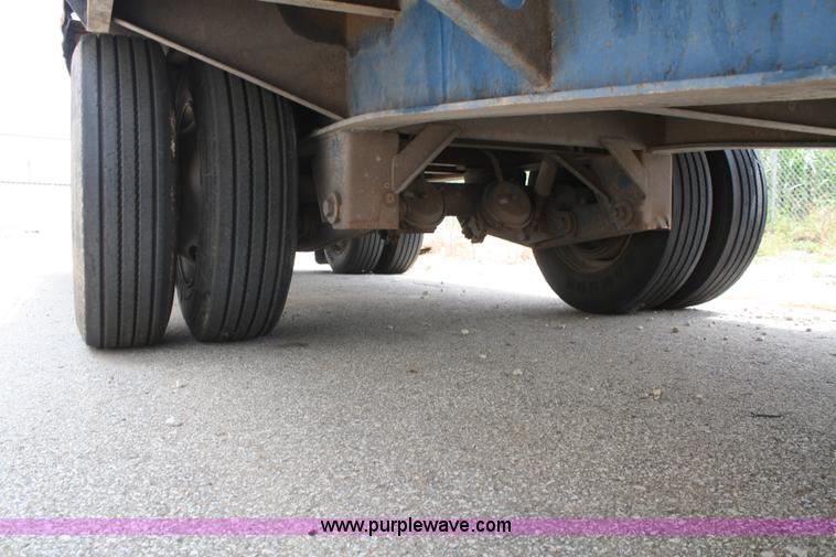 image for item B6820 1996 Fontaine drop deck trailer