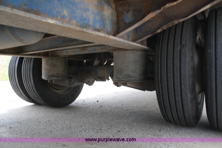 image for item B6820 1996 Fontaine drop deck trailer