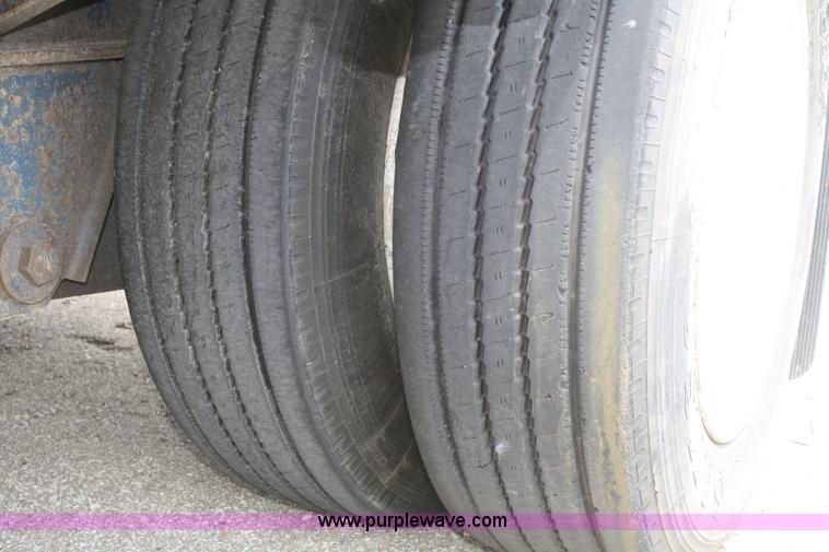 image for item B6820 1996 Fontaine drop deck trailer