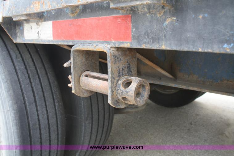 image for item B6820 1996 Fontaine drop deck trailer