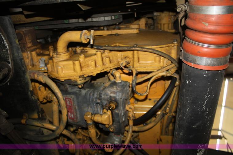 image for item B6821 1995 Peterbilt 379 semi truck