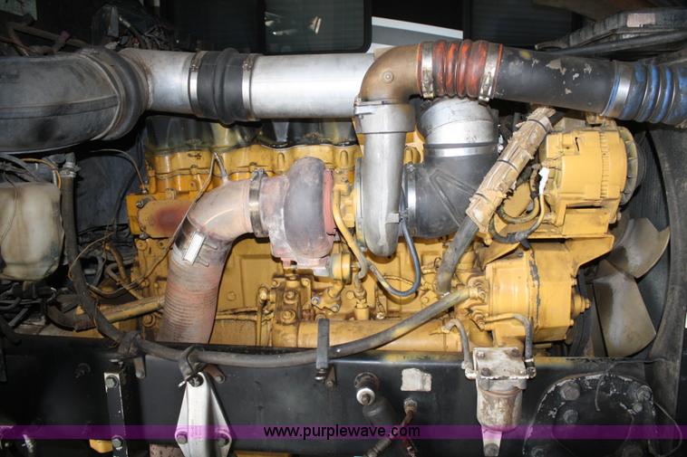 image for item B6821 1995 Peterbilt 379 semi truck