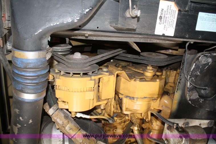 image for item B6821 1995 Peterbilt 379 semi truck