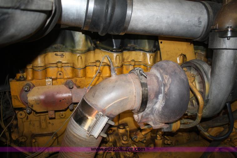 image for item B6821 1995 Peterbilt 379 semi truck