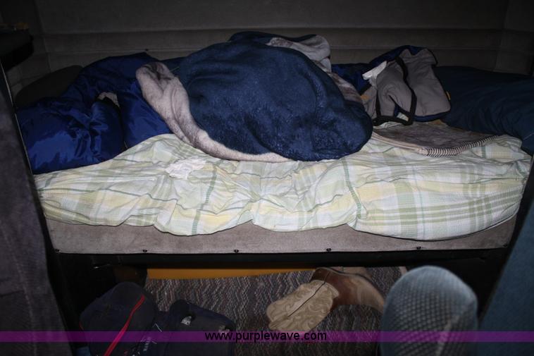 image for item B6821 1995 Peterbilt 379 semi truck