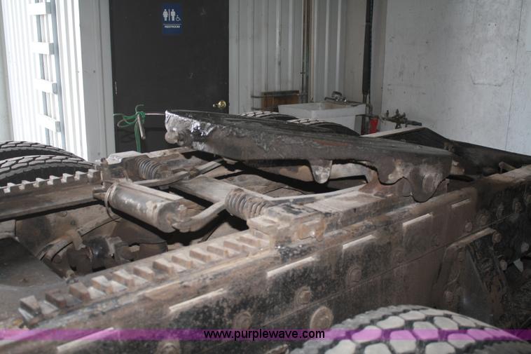 image for item B6821 1995 Peterbilt 379 semi truck