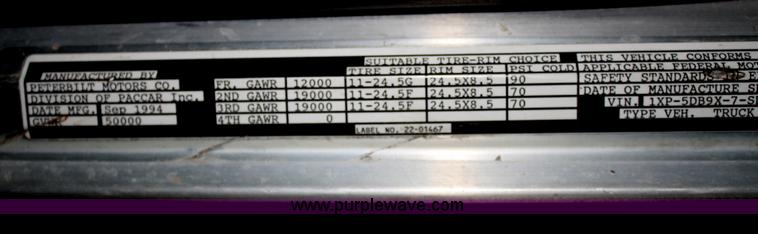 image for item B6821 1995 Peterbilt 379 semi truck